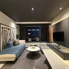 Pet Friendly Freehold Condo Near LRT