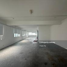 Endlot shop for rent at Setia Taipan 2 face mainroad