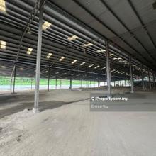 Roadside open shred warehouse for rent