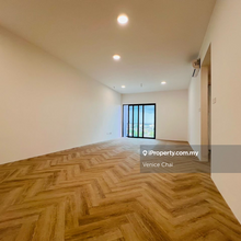 3-Beds Apartment For Sale 