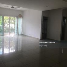 4-Room Condominium Unit for Sale at 8 Petaling