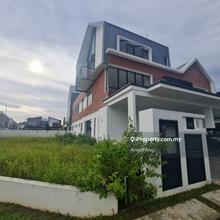 Nice View 3 Storey Semi D For Sale