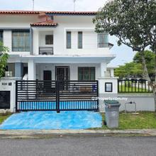 Freehold. Corner Lot. Negotiable