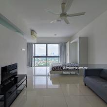 Fully furnished unit, walking distance to ppum