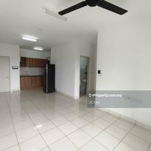 Freehold, facing klia and come with good condition, vacant now 