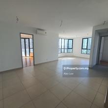 Cheap 3 plus 1 bedroom with direct link access to the Gateway Mall