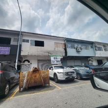 1.5 storey factory , taman mayang , petaling jaya