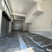 Tropicana Aman Triana 2sty shop endlot 32x70 roi 4.7% nice location 2.