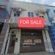 1.5-Storey Terrace Factory at Chandan Raya, Menglembu For Sale