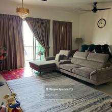 Tree Sparina 1300sf High Floor Poolview 2 Car Park