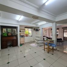 Charming bungalow in Jalan Damansara
