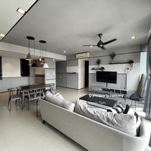 Renovated with klcc view unit for sell 