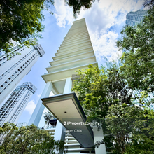 Designer High-Floor Unit at 11 Gurney Drive Super-Condominium.