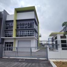 3 Storey Semi-D with Lift