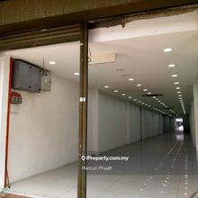 Adjoining shop 