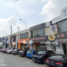 Bukit Tinggi 2 Ground floor Shoplot