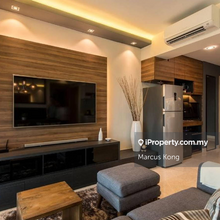 Airbnb investment unit for foreigner with private jacuzzi, Freehold