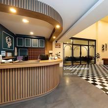 Investors' Preferred : Walking distance to C.I.Q & other attractions