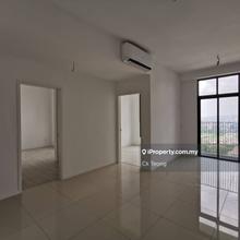 Partially Furnished Actual Unit with 1 car park (662sqft )