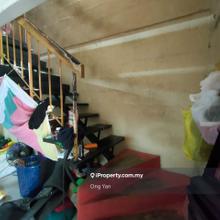 Below market price 2sty intermediate house 