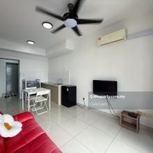 One bedrooms, dual key unit,king size bed,good and well unit condition