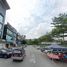 Ground floor shop for Rent