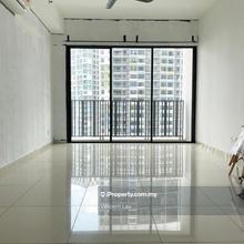 Freehold Renovated Partial Furnished High Floor Nice Pool View unit 