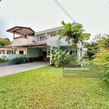 Freehold Open Lot. Spacious Kitchen. 