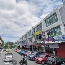 Sri Serdang 3 storey shop 5.4% ROI