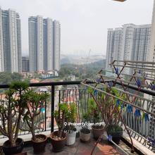 Unit has king palace view 