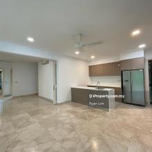 Freehold Luxury Condo, Ready Move in Developer Units, 5 minute to KLCC
