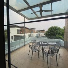 3-Storey Bungalow 6 Rooms 6 Baths for Sale in Long Beach Residence