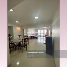 Very well maintained unit and come with 2 park slot!