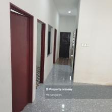 Rumah Berkembar Setingkat untuk Sewa di Lunas
