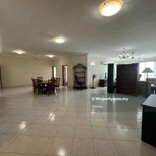 Gurney Beach Resort 2600sf Move In Condition Sea View