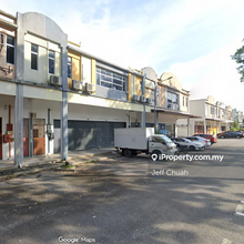 1.5 Storey Link Factory in Jalan Industri Mas, Puchong for sale