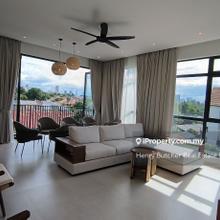 Stunning 1550sf Fully Furnished Tastefully Renovated, Ready to Move in