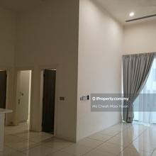 Walking distance to Great Eastern Mall and LRT station