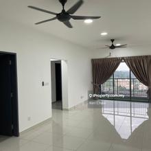 Holmes 2 Block B 943sf 3 Bedroom Condo with 2 Carparks