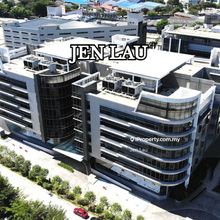 En Bloc Building in Well Designed Accessibility for Sale