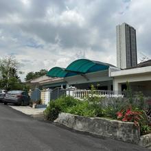 Salak South Garden Freehold Corner Unit with Spacious Land For Sale !