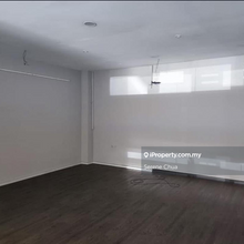 Bukit indah ground floor unblock floor tiles plaster ceiling for rent
