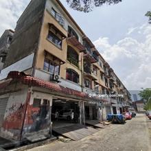 Pandan Jaya End Lot Shop ROI 4% to Sell