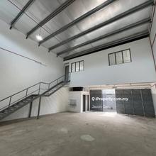 Prime location next to highway link factory for rent in Batu Caves!
