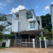 Bungalow with swimming pool