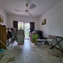 Mid Floor/Face South East/Minor Renovated/Well Kept Freehold Best Deal