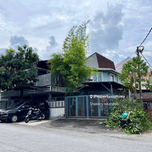 Corner lot, Fully Renovated Unit with ample space of parking & balcony