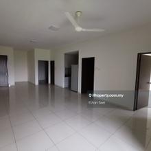 Golf View/Mid Floor/Semi Furnished/Renovated/Wel Kept/Comfortable Stay