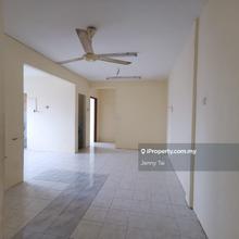 Freehold good location nr AEON ayer keroh Pangsapuri Tmn Merbok