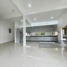 One Selekoh Hill, Low Rise Villa to let with swimming pool